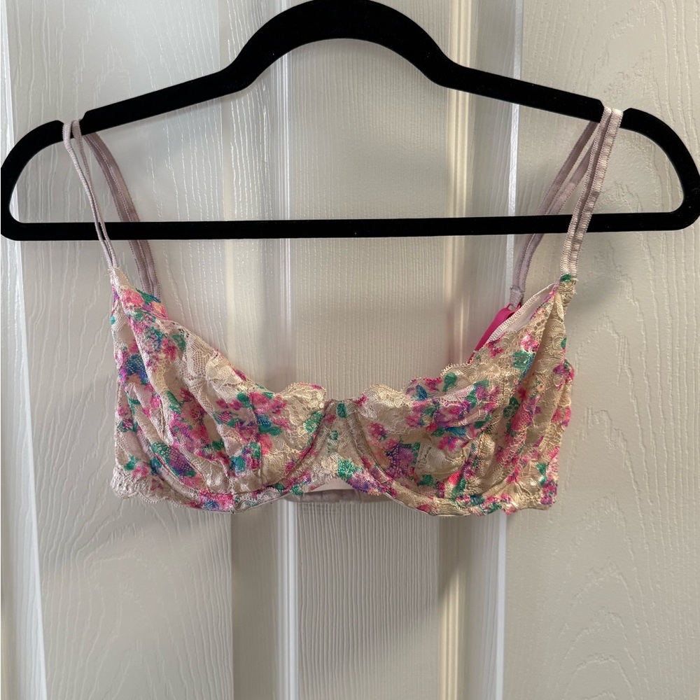 Vintage Victoria’s Secret Floral Lace Bra - Multicolor